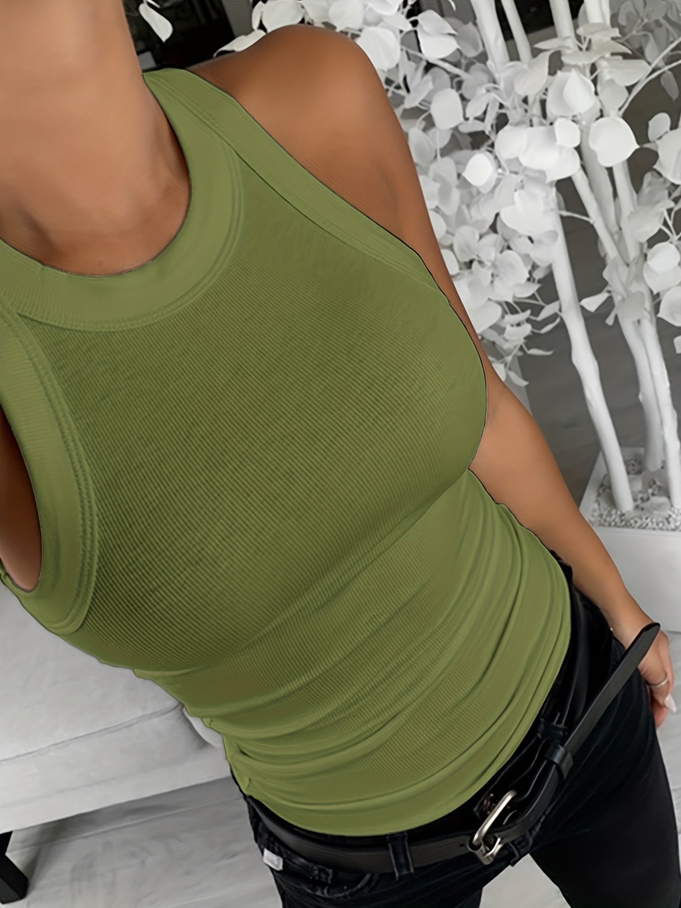 Women Round Neck Ribbed Sleeveless Slim Fit Basic Tank Top