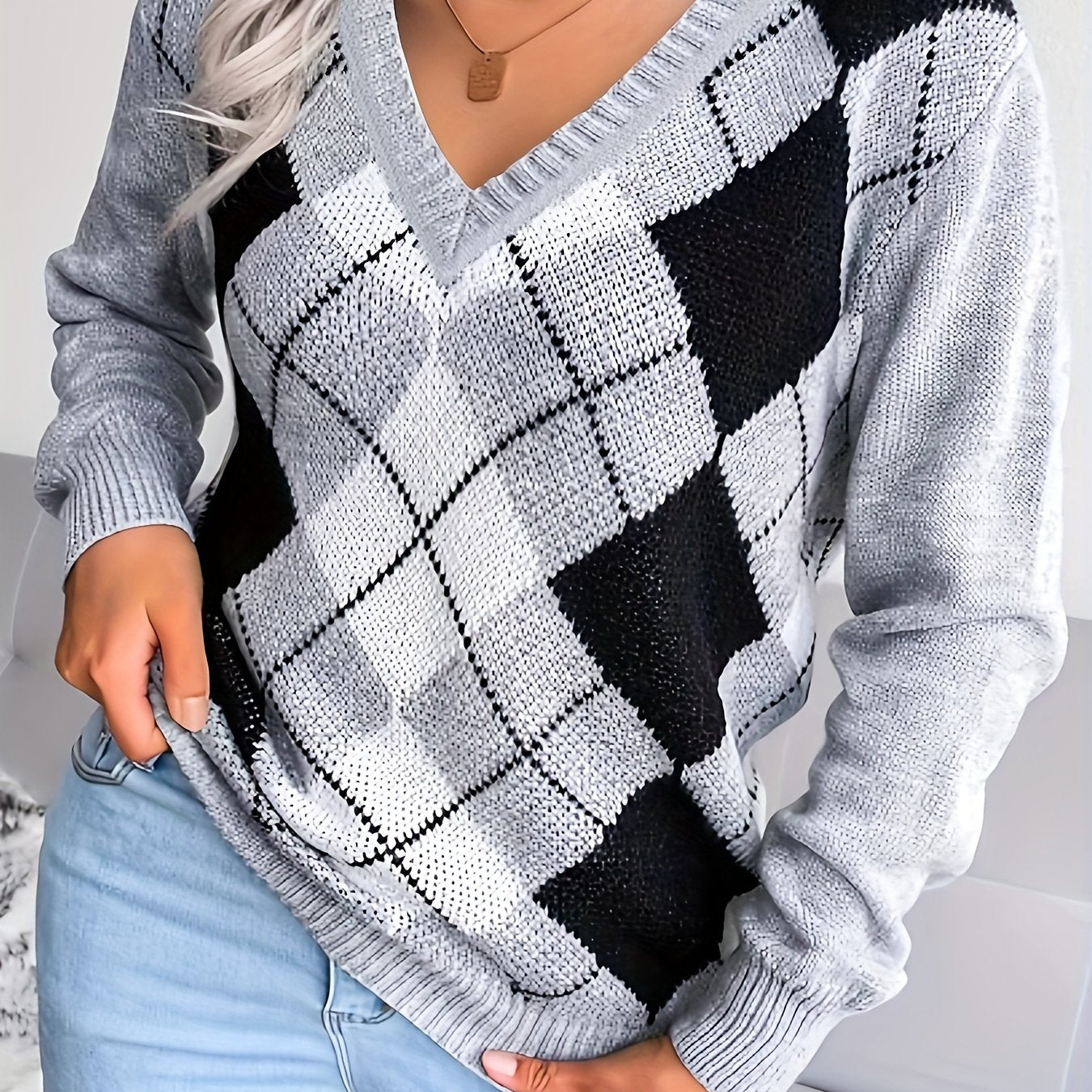 Sixsr Plus Size Casual Sweater, Women's Plus Colorblock Gingham Print V Neck Long Sleeve Slight Stretch Pullover Sweater