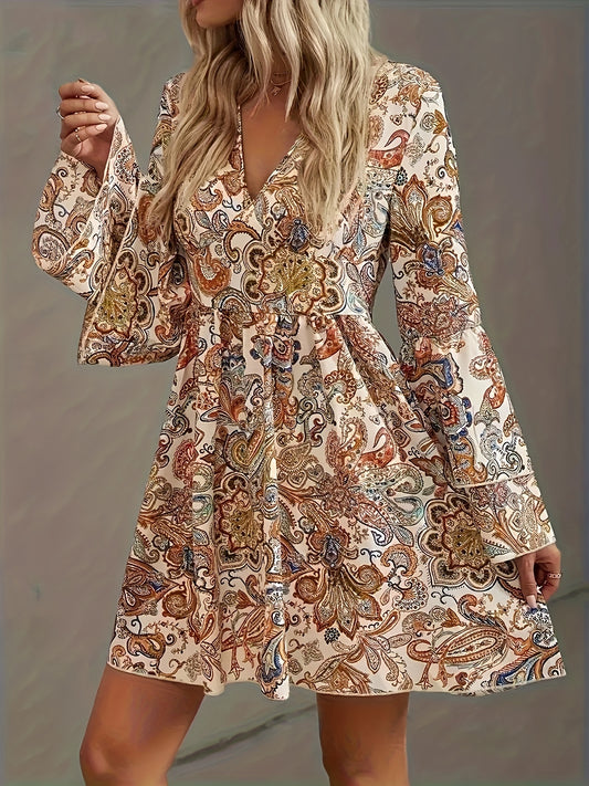 Plus Size Boho Dress, Women's Plus Paisley Floral Print Layered Bell Sleeve V Neck Mini Dress