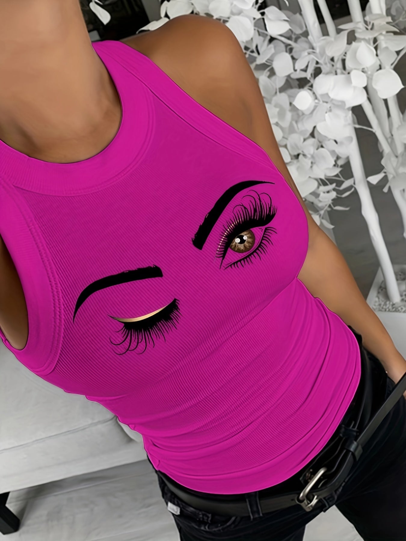 Eye-Catching Women's Tank Top with Lash Graphic Print and O-Neck Design