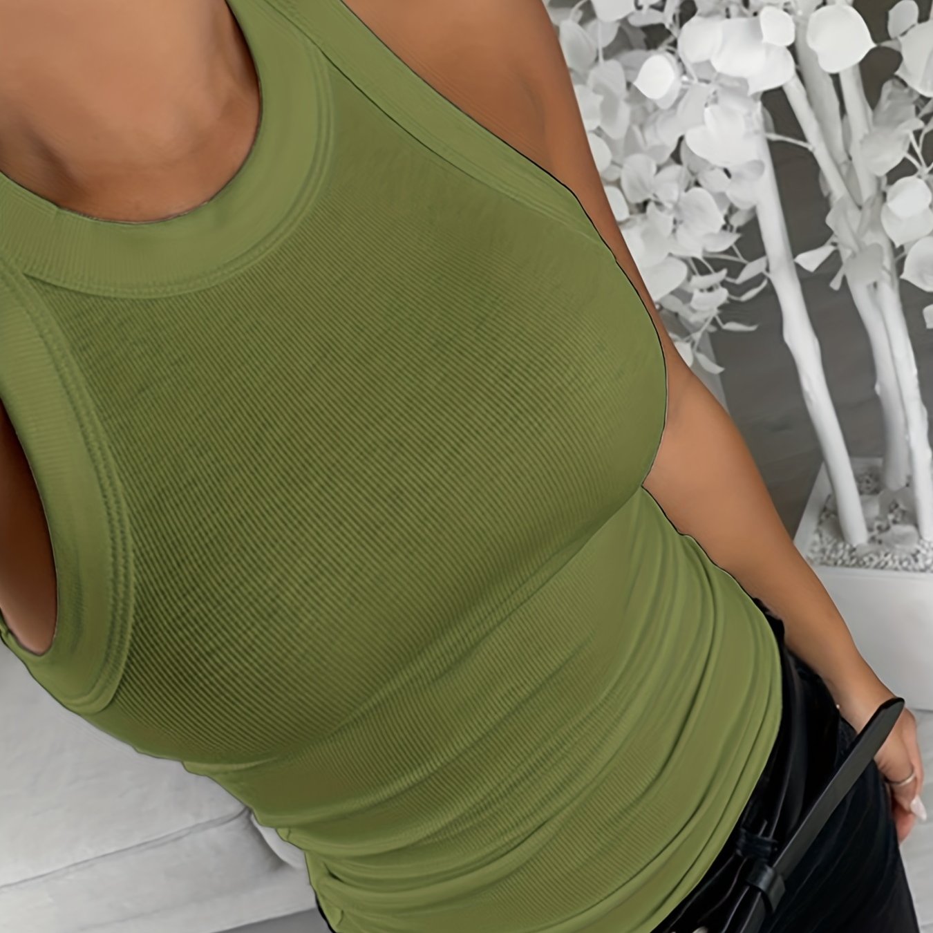 Women Round Neck Ribbed Sleeveless Slim Fit Basic Tank Top