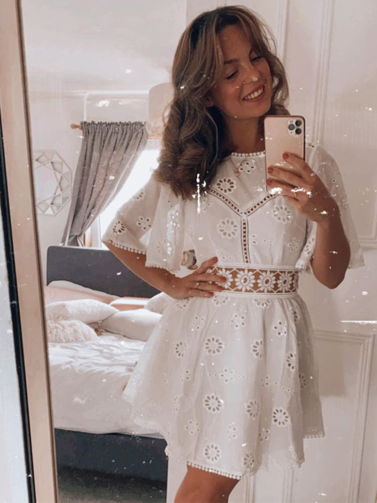 Sixsr Trends Aproms Elegant White Floral Embroidery Cotton Dress Women Casual High Fashion Backless Short Mni Dresses High Waist Autumn Dress