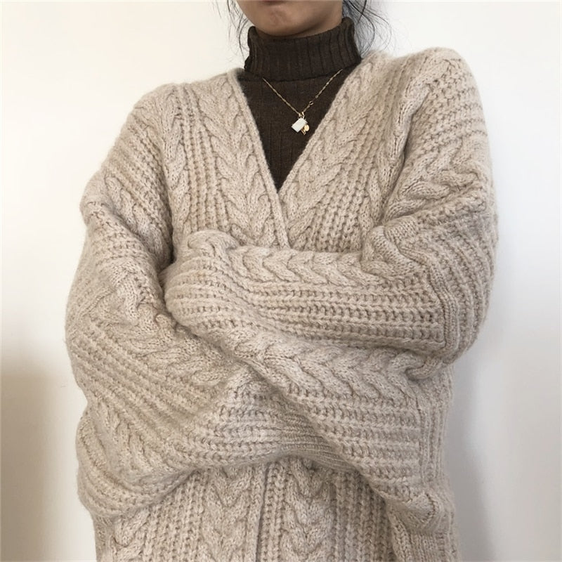 New Women's Sweaters Autumn Winter Fashionable Bat Sleeve Cardigans Warm Wild Knitwear Tops