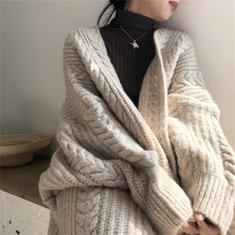New Women's Sweaters Autumn Winter Fashionable Bat Sleeve Cardigans Warm Wild Knitwear Tops