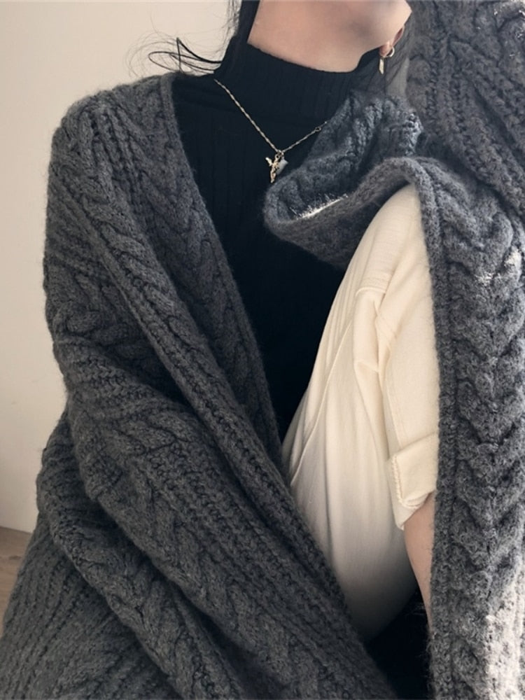 New Women's Sweaters Autumn Winter Fashionable Bat Sleeve Cardigans Warm Wild Knitwear Tops
