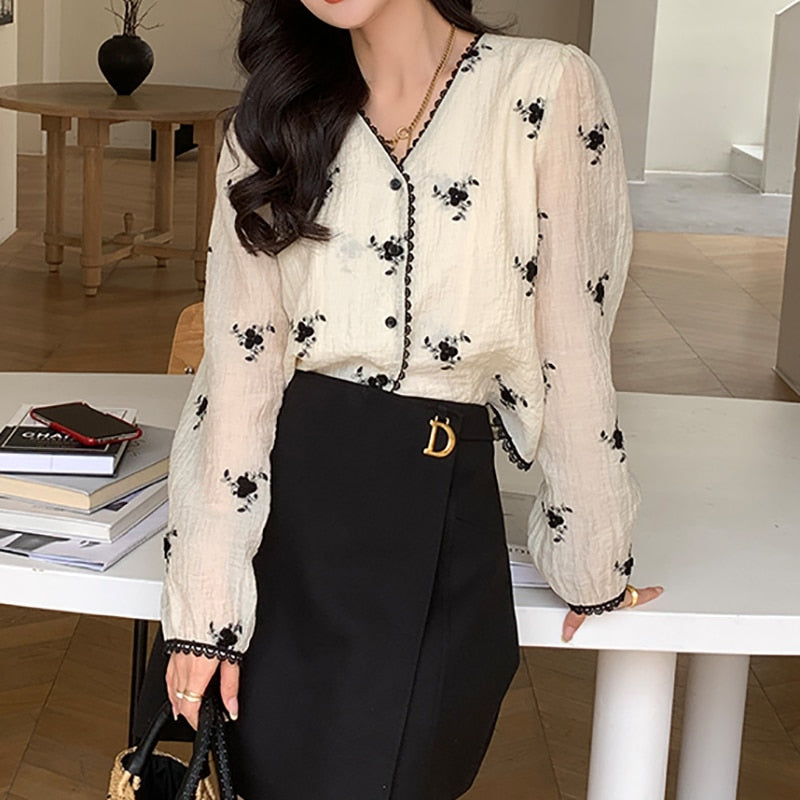 Printed Shirt for Women Spring New Long Sleeve V Neck Vintage Elegant Blouse Fashion Casual Button Up Y2k Top