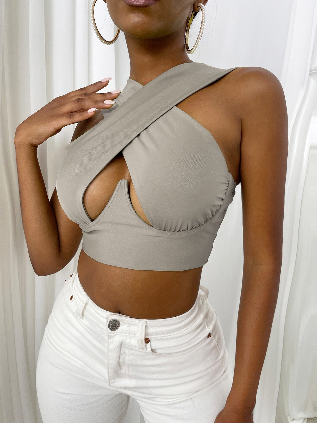 sixsr Women's Criss Cross Tank Tops Sexy Sleeveless Solid Color Cutout Front Crop Tops Party Club Streetwear Summer Lady Bustier Tops