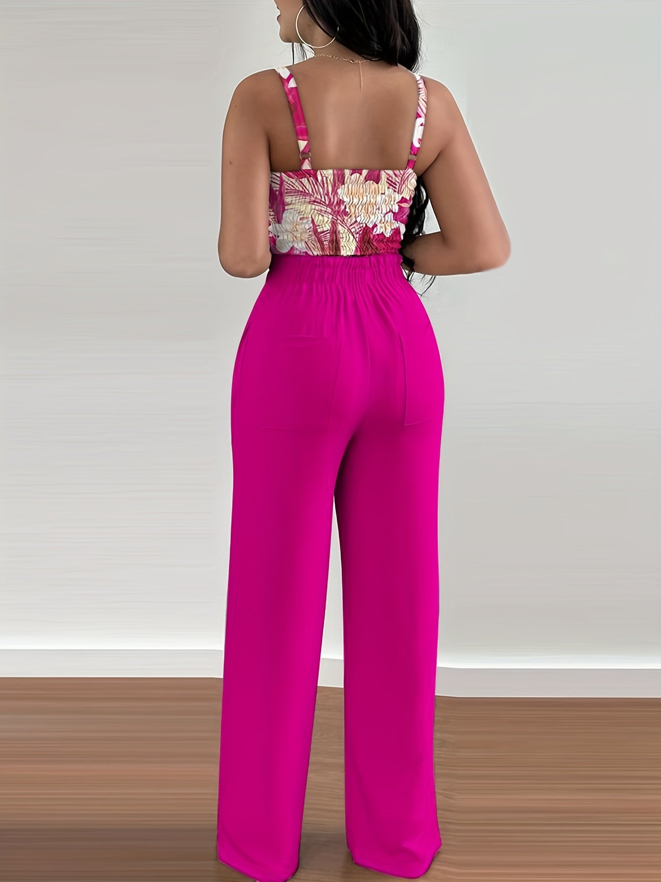 Women's Sexy Two-piece Crop Cami Top and Straight Leg Pants Set - Flattering and Comfortable Outfit for Any Occasion