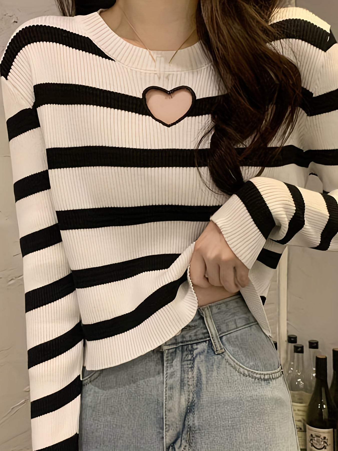 Women's Striped Crew Neck Cut Out Sweater - Comfortable and Stylish Long Sleeve Sweater for Spring and Fall