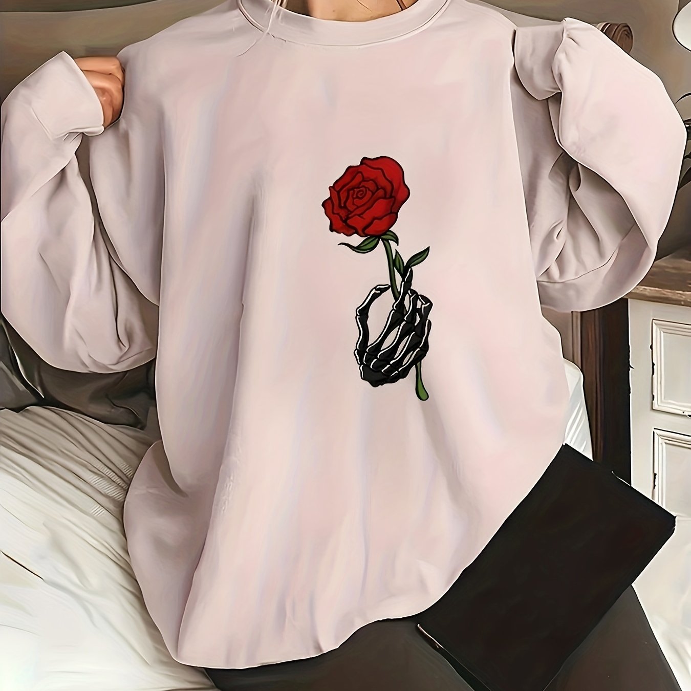 Sixsr Plus Size Halloween Casual Sweatshirt, Women's Plus Skull & Rose Print Long Sleeve Round Neck Sweatshirt