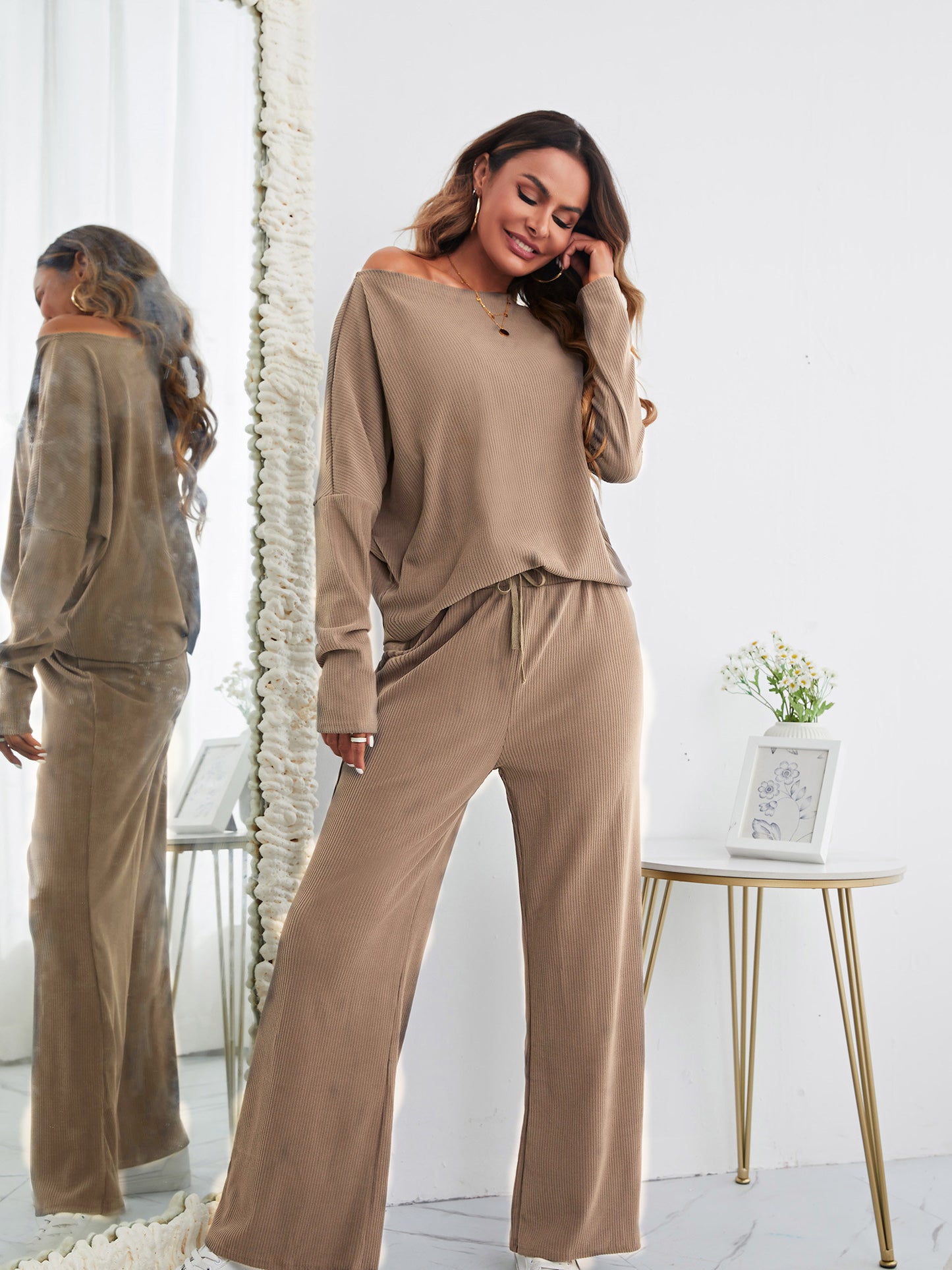 Stylish Women's Batwing Sleeve Top and Knot Waist Pants Set for Casual Wear