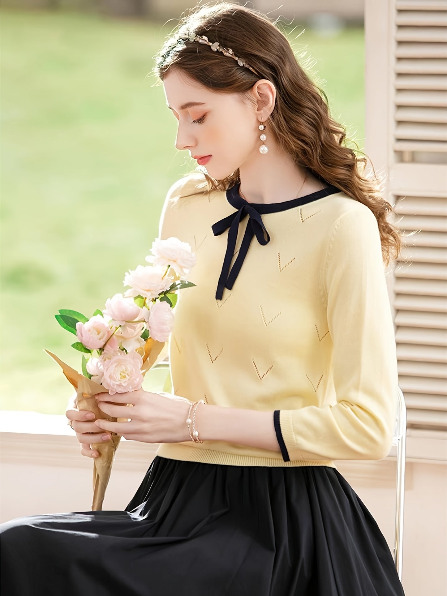 Elegant Women's Knit Sweater with Bow Tie Detail - Comfy and Stylish for Spring and Summer