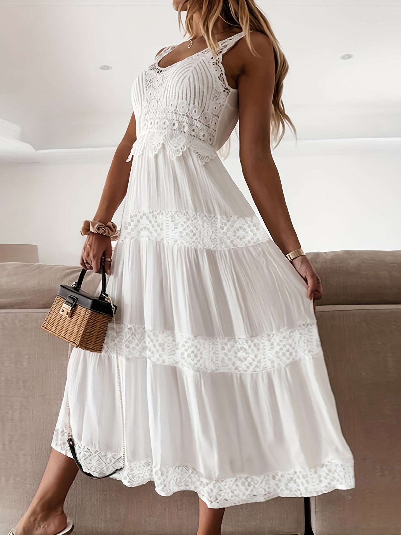 Elegant Sleeveless Lace Bridesmaid Dress - Perfect for Any Wedding or Special Occasion