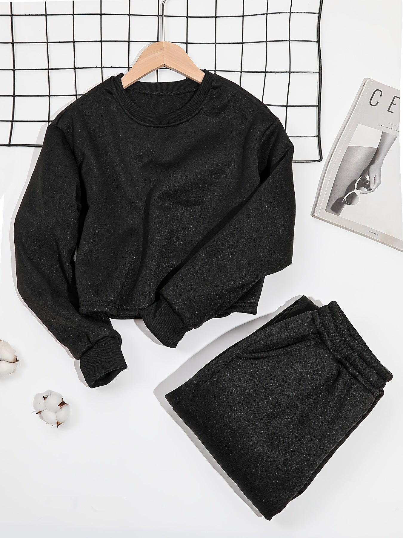 Sixsr 2pcs Long Sleeve Casual Sports Sets, Fleece Liner Crew Neck Pullover Sweatshirt & Casual Loose Sweatpants, Women's Activewear