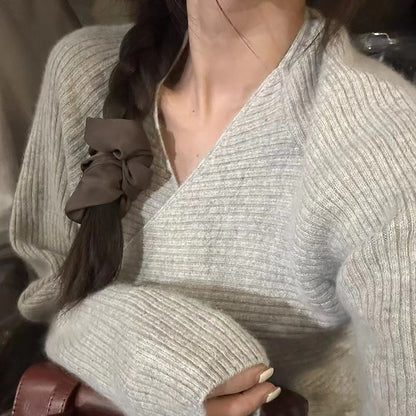 Spring and Autumn Wool Blended V-Neck Knitted Sweater, Lazy Knitted Sweater Cardigan for Collar and Strap Design Women