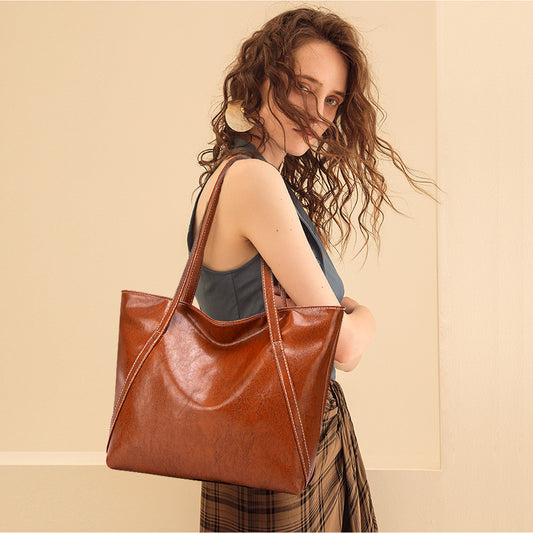 2025 Hot trade New bag women's  new oil wax leather soft leather shoulder bag commuter handbag large-capacity tote bag