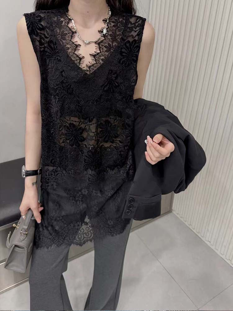 Siyuan, stacked artifact  V-neck heavy industry lace sleeveless lace vest bottoming shirt women's hollow fart curtain 9023