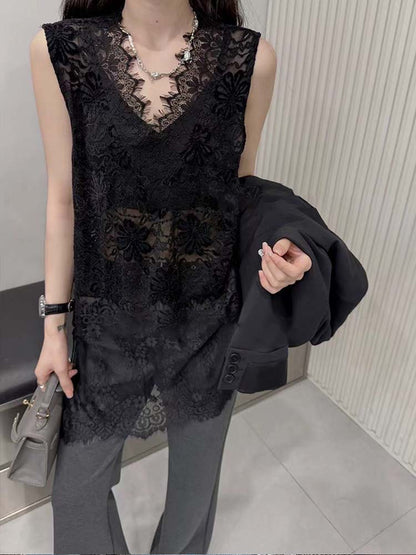 Siyuan, stacked artifact  V-neck heavy industry lace sleeveless lace vest bottoming shirt women's hollow fart curtain 9023