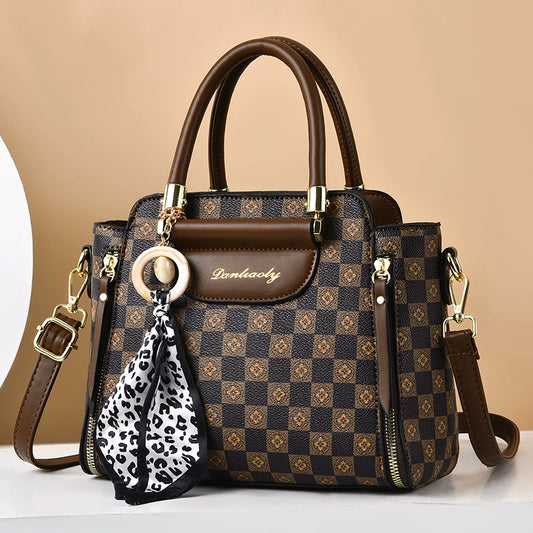 Large capacity bag women's  new trendy fashion versatile shoulder bag atmospheric women's handbag small square bag