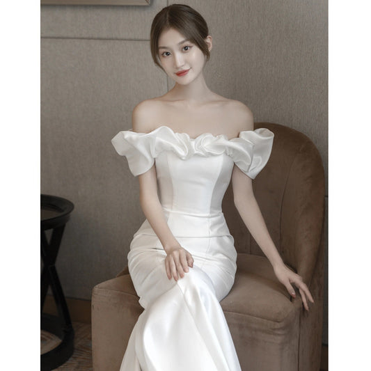 One-word shoulder  light wedding dress with simple satin  new fishtail white and thin welcome trailing door dress woman