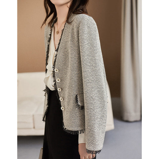 2025 Xiaoxiangfeng small blazer high-end V-neck short spring wear tweed women's autumn gray top
