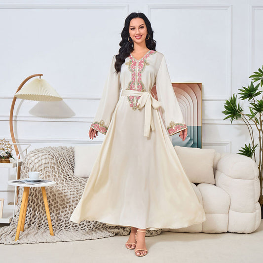 Hot trade Arabian clothing new beaded embroidered solid color dress Middle East Dubai New fashion women's robe