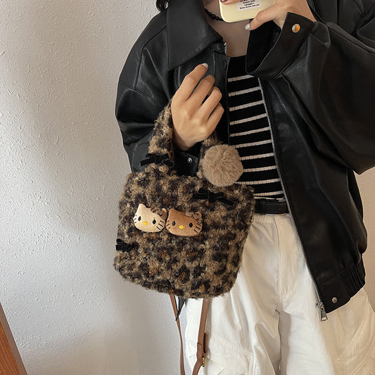 SIXSR 2025 Japanese cute kitten shoulder bag popular new cartoon plush handbag versatile girl fluffy messenger bag woman
