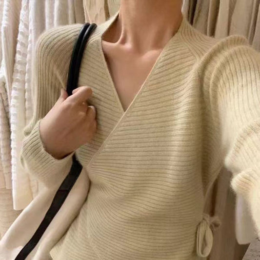 Spring and Autumn Wool Blended V-Neck Knitted Sweater, Lazy Knitted Sweater Cardigan for Collar and Strap Design Women