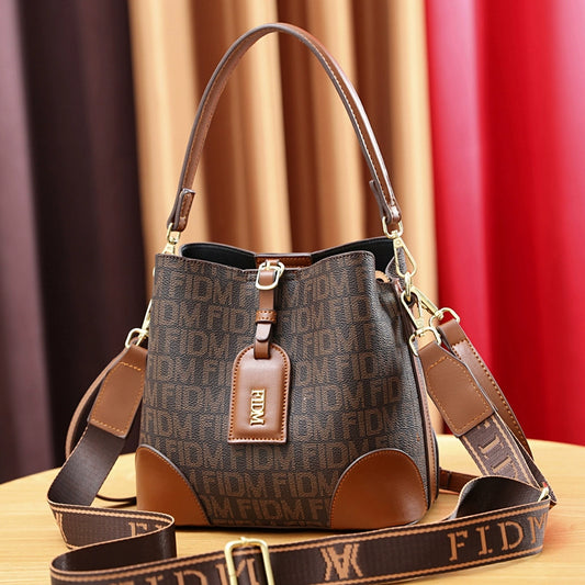 High-end niche bucket bag women's  new large-volume commuter messenger bag fashionable trendy portable shoulder bag