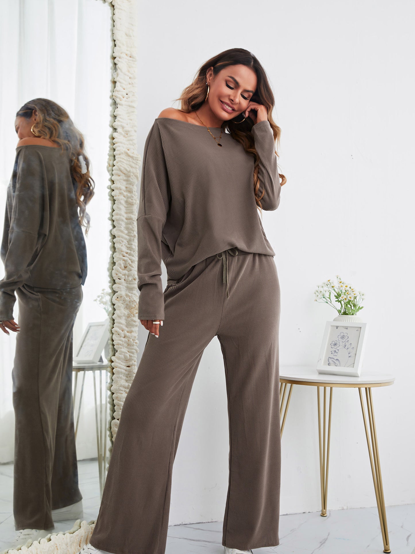 Stylish Women's Batwing Sleeve Top and Knot Waist Pants Set for Casual Wear