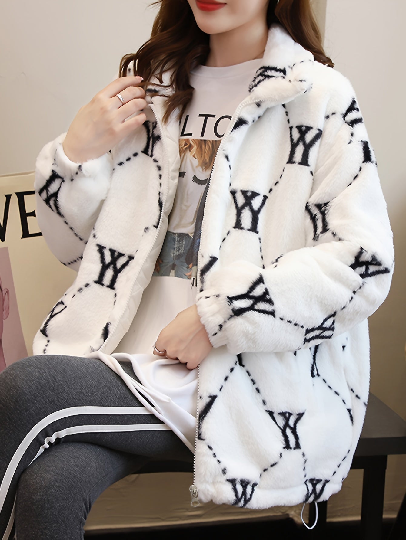 Sixsr Allover Print Zip-up Plush Coat, Casual Thermal Long Sleeve Lapel Coat For Fall & Winter, Women's Clothing